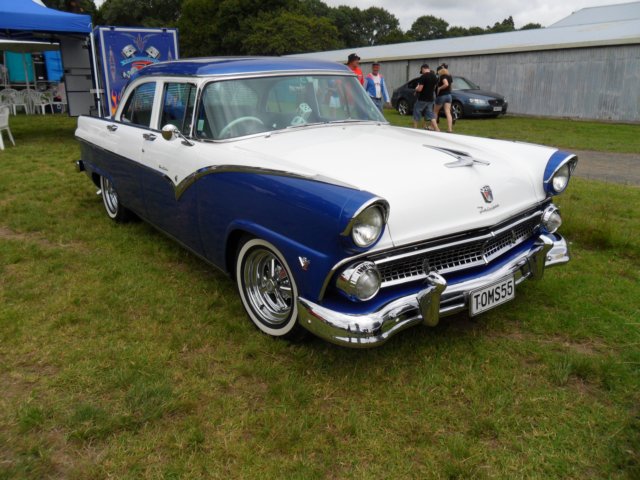 1955 Ford fairlane town sedan #10
